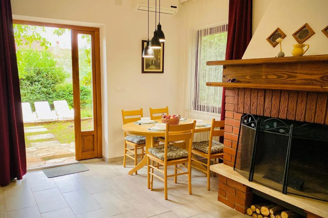 Bilini Garden Apartment Pula 0*,  Croatia